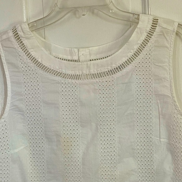 GAP 100% Cotton White Eyelet Scalloped Edge Sleeveless Cottagecore Shirt Top L - Picture 2 of 10
